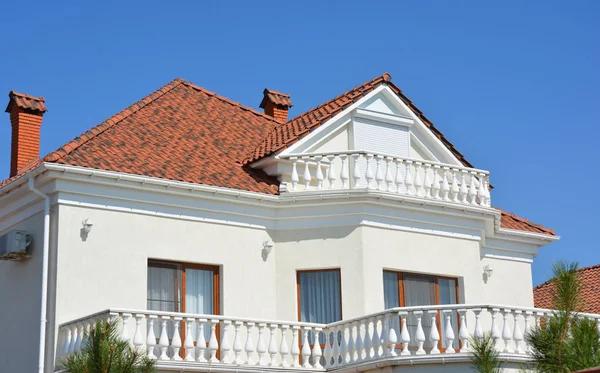 Expert Beach Roofing: Where Function Meets Style